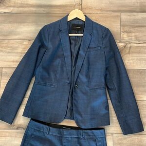 Banana Republic pant suit. Jacket size 6. Bottoms size 8